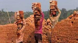 जम्मू-कश्मीर में बंधक बनाए गए मजदूरों करे रिहा कराने की मांग