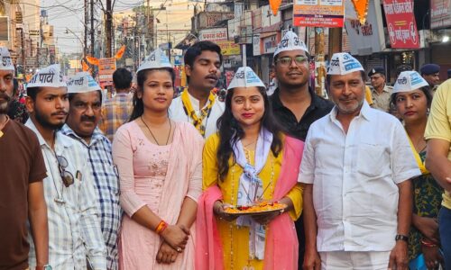 हिंदू स्वाभिमान जागरण संत पदयात्रा’ का गांधी चौक पर डॉ.उज्वला  ने किया स्वागत