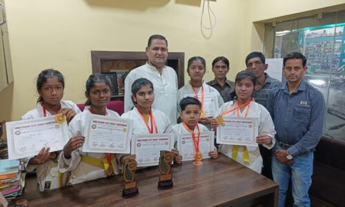 राज्य स्तरीय कराटे प्रतियोगिता में जिले के 87 खिलाडिय़ों को मिला पदक, योग आयोग के अध्यक्ष रविन्द्र सिंह ने विजेताओं का बढ़ाया हौसला