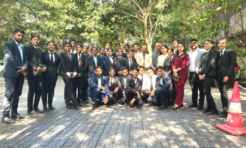 होटल मैनेजमेंट एवं हॉस्पिटैलिटी विभाग के विद्यार्थियों ने किया रायपुर मेफेयर में इंडस्ट्रियल विजिट