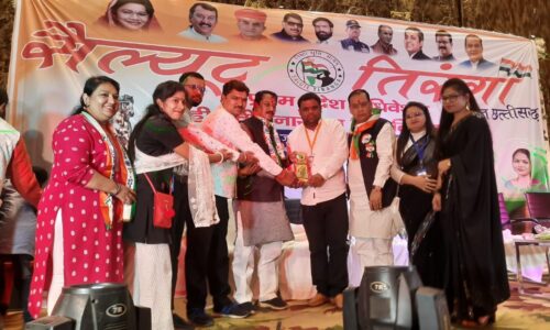 श्रीसूर्या पुष्पा फाउंडेशन को समाज सेवा में लगातार अच्छे कार्य के लिए शहीद वीर नारायण सिंह तिरँगा अवार्ड दिया गया 