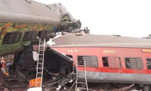 उड़ीसा ट्रेन हादसे में 238 यात्रियों की मौत, 900 घायल