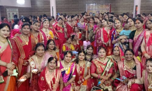 चंद्रपुरिहा कसौधन वैश्य समाज गुप्ता महिला मंडल ने किया सुहागिन पूजा का आयोजन