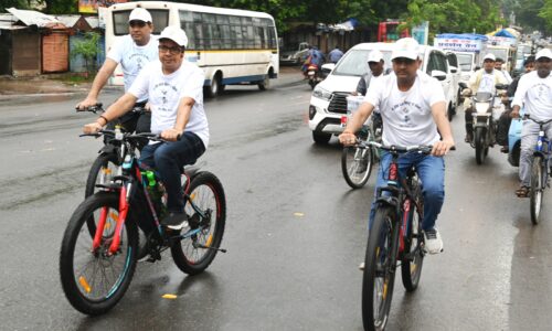 मतदाताओं को जागरूक करने शहर में साइकिल रैली