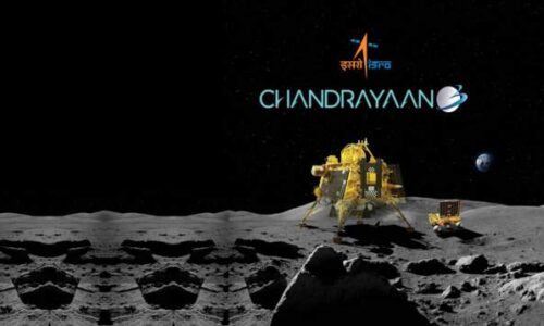 चंद्रयान-3 के चंद्रमा के दक्षिणी ध्रुव पर सफल लैंडिंग