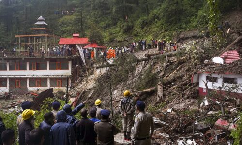 हिमाचल में बादल फटा, 37 लोगों की मौत