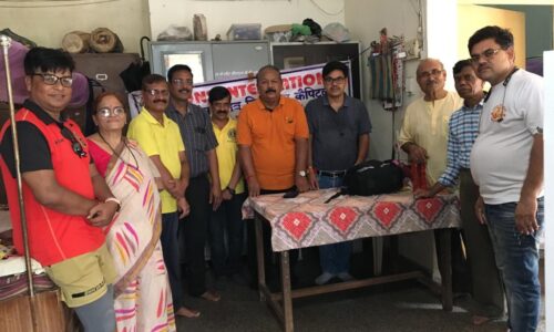 लायंस क्लब बिलासपुर कैपिटल ने किया वृद्धआश्रम में नि:शुल्क स्वास्थ्य जांच एवम बिस्कुट वितरण