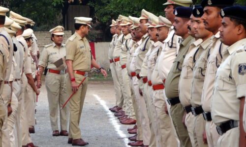 पुलिस अधीक्षक  रजनेश सिंह (आईपीएस) के द्वारा जनरल परेड का किया गया निरीक्षण