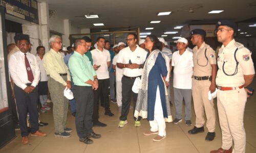महाप्रबंधक नीनु इटियेरा द्वारा बिलासपुर स्टेशन का निरीक्षण