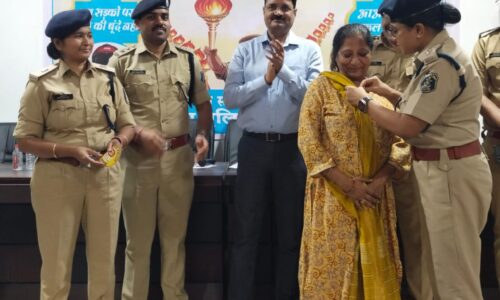 बिलासपुर पुलिस ने अतुलनीय कार्य के लिए समाज सेविका सपना सराफ का किया सम्मान