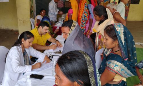 आयुष ग्राम सिंघरी में स्वास्थ्य शिविर का आयोजन