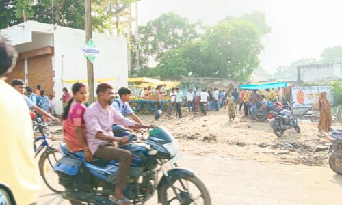 शनिचरी बाजार में रोज बिगड़ रही यातायात व्यवस्था